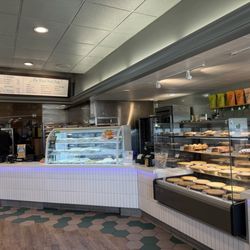 Polly's Pies Restaurant & Bakery - Front entrance