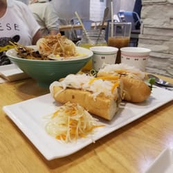 越南麵包 - Our complete meal with drinks.
