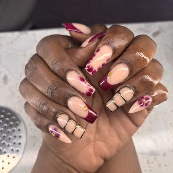Eco Friendly Nail Salon - Nail Salons Near Me - Sacramento, California
