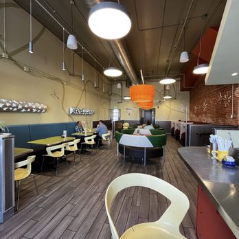 Snooze, an A.M. Eatery - Restaurant seating area - Breakfast & Brunch Near Me - Denver, Colorado