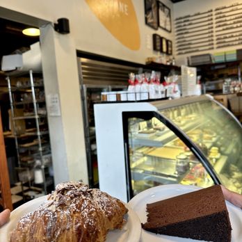 Tartine Bakery - Almond Croissant, Chocolate Souffl Cake Round - Bakeries Near Me - San Francisco, California Tartine Bakery - Almond Croissant, Chocolate Souffl Cake Round - Bakeries Near Me - San Francisco, California