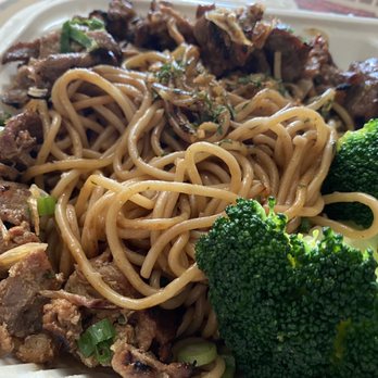 Pho Tick Tock Restaurant - Garlic Noodles with Grilled Pork - Vietnamese Near Me - San Jose, California Pho Tick Tock Restaurant - Garlic Noodles with Grilled Pork - Vietnamese Near Me - San Jose, California