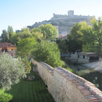 Oficina de Turismo - Public Services & Government Near Me - Peñafiel, Virginia