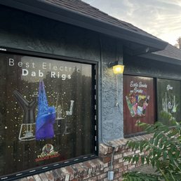 Exterior outside entrance of Top notch smoke shop - Chico, California Exterior outside entrance of Top notch smoke shop - Chico, California