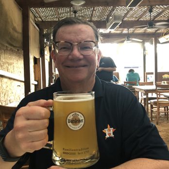 The Auslander - Hefeweizen! - German Near Me - Fredericksburg, Texas