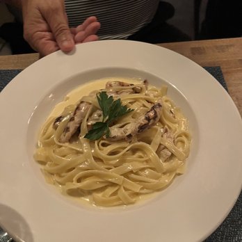 Safina - Pasta Alfredo with chicken. - Sicilian Near Me - Milwaukee, Wisconsin Safina - Pasta Alfredo with chicken. - Sicilian Near Me - Milwaukee, Wisconsin