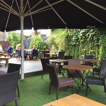 Fulham Mitre - Pubs Near Me - London, XGL Fulham Mitre - Pubs Near Me - London, XGL