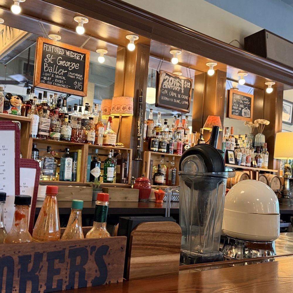 High Hat Cafe - Bar - Southern Near Me - New Orleans, Louisiana
