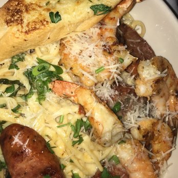 Pappadeaux Seafood Kitchen - Pasta Mardi Gras (substituted marinara sauce for alfredo sauce) - Cajun/Creole Near Me - Norcross, Georgia