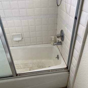 South Bay Bathtubs - Before - Refinishing Services Near Me South Bay Bathtubs - Before - Refinishing Services Near Me