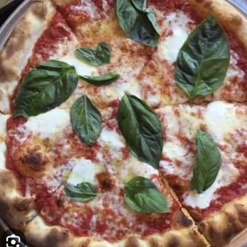 Fieldstone Grill - How a Margherita pizza SHOULD look. - New American Near Me - Portage, Michigan