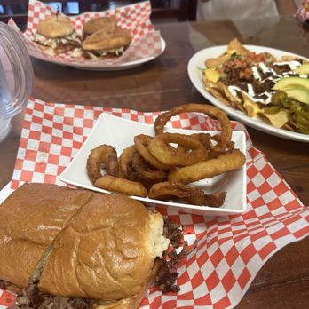 101 Grill & BBQ - Tri tip sandwich without barbecue sauce for preference, tri tip sliders and tri tip nachos - Barbeque Near Me - Laytonville, California 101 Grill & BBQ - Tri tip sandwich without barbecue sauce for preference, tri tip sliders and tri tip nachos - Barbeque Near Me - Laytonville, California