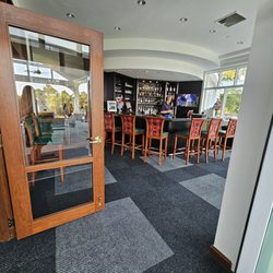 Galloway National Golf Club - Downstairs patio bar