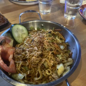 Rasa Rasa Kitchen - Chicken Pan Fried Noodles - Asian Fusion Near Me - San Francisco, California Rasa Rasa Kitchen - Chicken Pan Fried Noodles - Asian Fusion Near Me - San Francisco, California