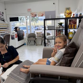 Kauai Nail Spa - Pedi's - Nail Salons Near Me - Kapaa, Hawaii