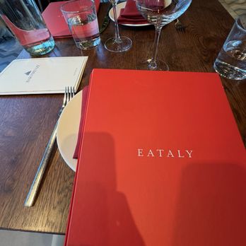 Eataly NYC Downtown - Table setting - Grocery Near Me - New York, New York