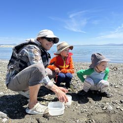 Caldera Kayaks - Sue doing a bit of science with the kids