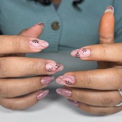 Stella’s Nail Studio