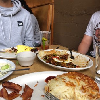 Gravy - Yummy huge portions! - American Near Me - Portland, Oregon Gravy - Yummy huge portions! - American Near Me - Portland, Oregon