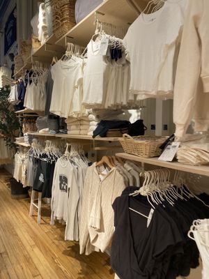 Brandy Melville - Flagship by null