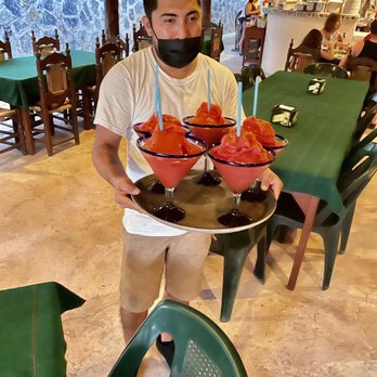 Jungle Pizza - Presentation of the Margaritas - Pizza Near Me - Zihuatanejo, GRO