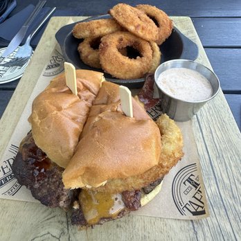 Taffer's Tavern Alpharetta - The Tavern Burger shared - New American Near Me - Alpharetta, Georgia Taffer's Tavern Alpharetta - The Tavern Burger shared - New American Near Me - Alpharetta, Georgia