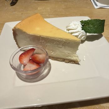 The Cheesecake Factory - Low-Licious Cheesecake with Strawberries** - New American Near Me - Tampa, Florida