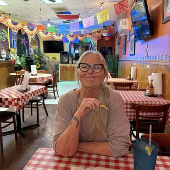 Taco Rio Mexican Kitchen - Happy mom - Mexican Near Me - Orlando, Florida Taco Rio Mexican Kitchen - Happy mom - Mexican Near Me - Orlando, Florida