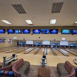 Lake George Lanes & Games - Great seating