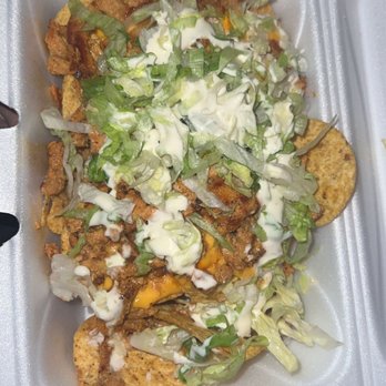 La Familia - Chicken nachos - Food Trucks Near Me