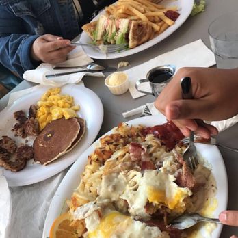 Schooner or Later - Captains Benedict, sandwich and kids meal - Sandwiches Near Me - Long Beach, California