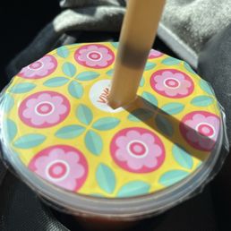Cute lid and sustainable straw Cute lid and sustainable straw