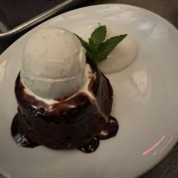 Hippo - Warm Chocolate Hazelnut Cake - American Near Me - Los Angeles, California