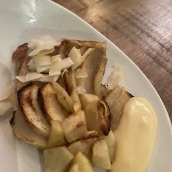 Thyme - Amazing apple dessert! Can't miss