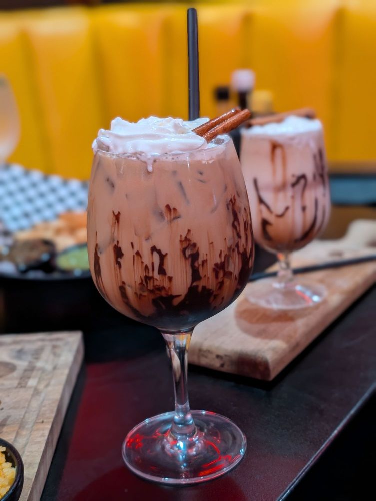 El Barbas Restaurant & Bar