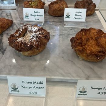 La Tour Cafe - Cafes Near Me - Honolulu, Hawaii