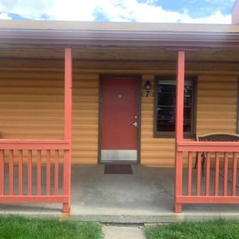 Country Lodge - #7 Wildlife Room front - Hotels Near Me - Montrose, Colorado