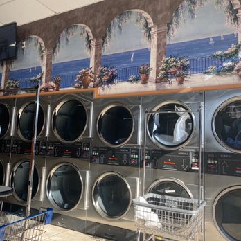 Euclid Laundromat - Laundromat Near Me - National City, California