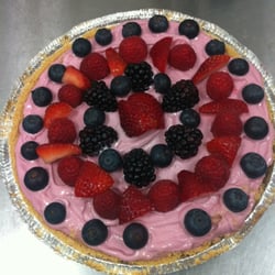Yogeeze Frozen Yogurt - Try a YoPie made to your specifications!