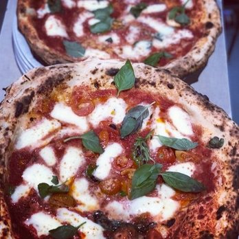 Pizzeria Spacca Napoli - Margarita! - Pizza Near Me - València, V
