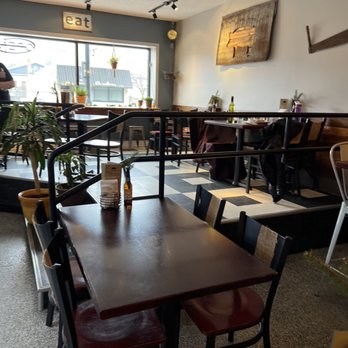 Sulten Belly - Dining area - American Near Me - Waupaca, Wisconsin Sulten Belly - Dining area - American Near Me - Waupaca, Wisconsin