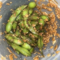 Garlic edamame, amazing flavor ! Garlic edamame, amazing flavor !