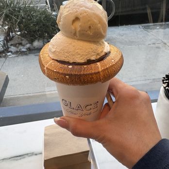 Glace - Hot chocolate sundae - Ice Cream & Frozen Yogurt Near Me - New York, New York Glace - Hot chocolate sundae - Ice Cream & Frozen Yogurt Near Me - New York, New York