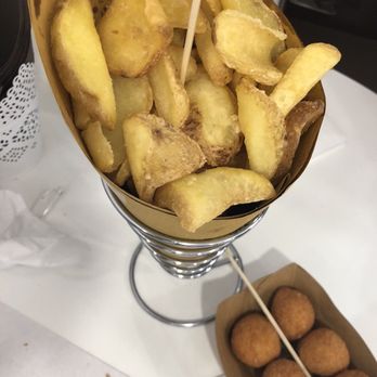 Trexento - Potato and cheese balls goodness! - Wine Bars Near Me - Venezia, VE