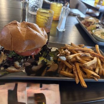 Black Sheep - Hamburger and fries - Breakfast & Brunch Near Me - West Yellowstone, Montana Black Sheep - Hamburger and fries - Breakfast & Brunch Near Me - West Yellowstone, Montana