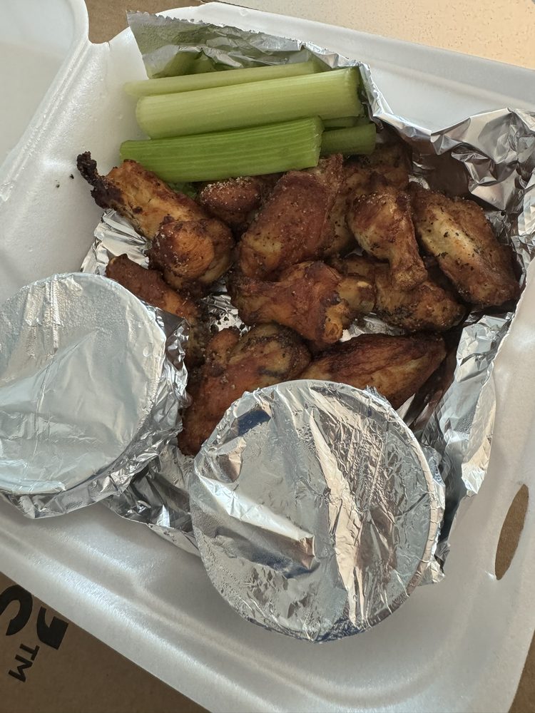 Pasqually's Pizza & Wings Logo