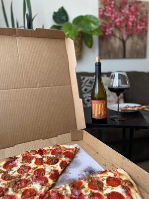 Famulari's Pizzeria: Hanahan by null