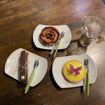 Tiny Pyramid - Dessert choices - Cafes Near Me - Honolulu, Hawaii