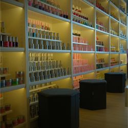 Nailbar by Mirako