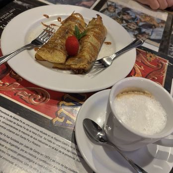 Buenos Aires Cafe - Crepe with dulce de leche and cafe ole - Argentine Near Me - Bee Cave, Texas